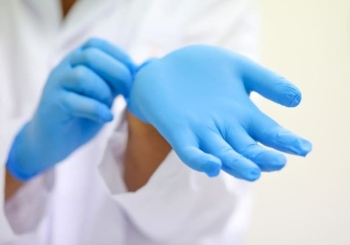 So Sánh Găng Tay Nitrile Cho Y Tế , Công Nghiệp Và  Phòng Sạch