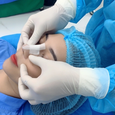 Găng Tay Nitrile Dùng Cho Thẩm Mỹ Viện